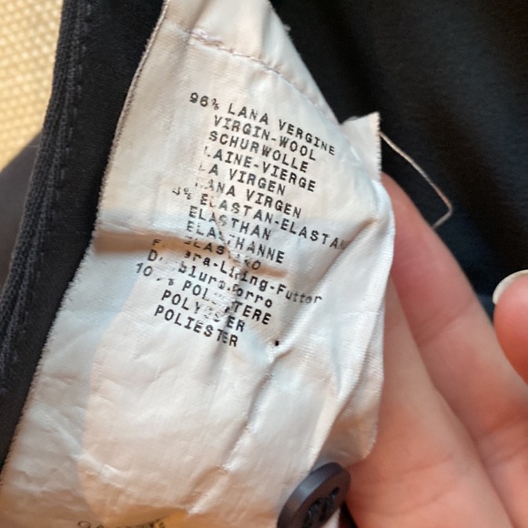 Black stretch wool Armani skirt with pleat details in the back - Picture 5 of 6